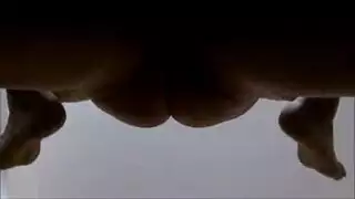 فتاة شقية تختنق على قضيب سميك