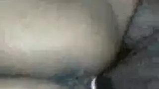 سوداء فاتنة مع لزج ، يلعب الجولة الحمار معها تمرغ الرطب فرج ، في غرفة نومها