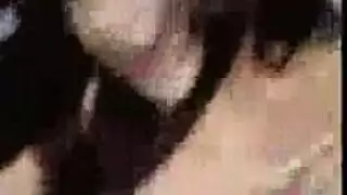 فتاة آسيوية شابة تأخذ قضيبًا في غرفتها، كاميرا تجسس تسجل كل شيء