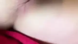 امرأة تركية ناضجة فاجرة تفتح ساقيها لخيال جماع فردي مكثف