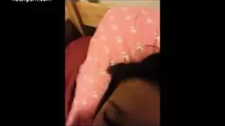 أوضاع جنسية في غرفة الفندق: فتاة آسيوية تأخذ كل شيء من صديقها