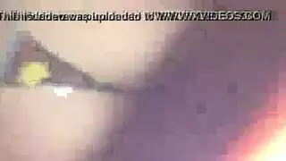 يدخل زبه بطيز اختو بل غلط