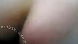 تتوسل لأخذه في المؤخرة بينما رجلها غائب